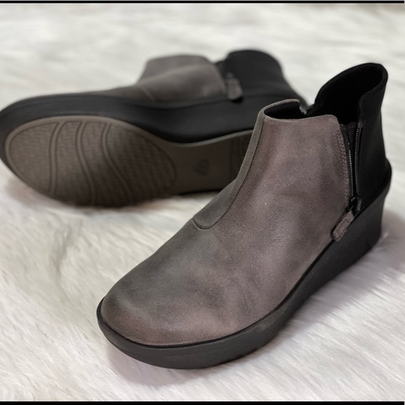 Clarks Cloudstepper Women's Step Rose Up Booties <wide fit> - Picture 7 of 11